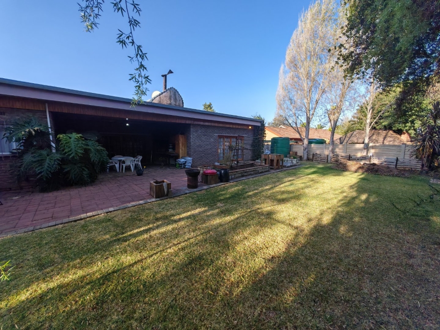 6 Bedroom Property for Sale in Pellissier Free State